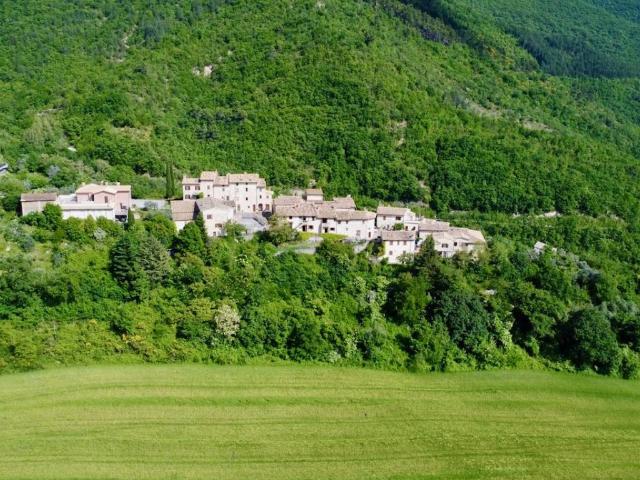 Appartamento in vendita a Valtopina PG