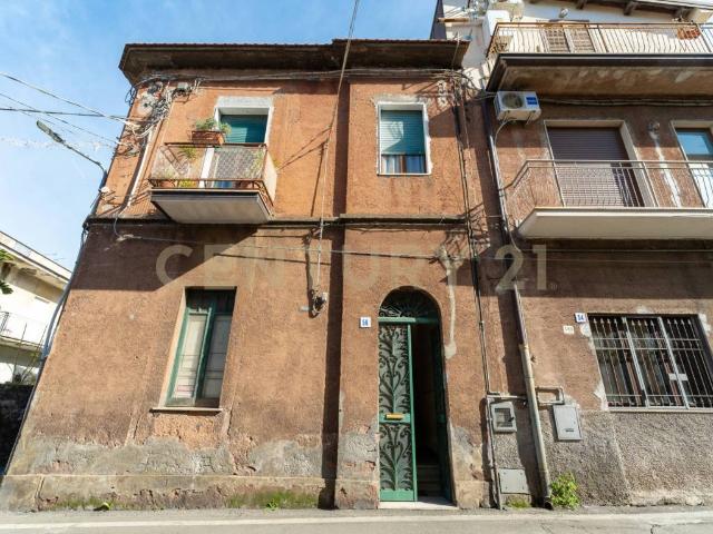 Appartamento in vendita a Valverde CT