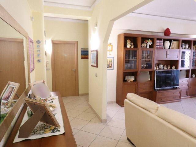 Appartamento in vendita a Valverde CT