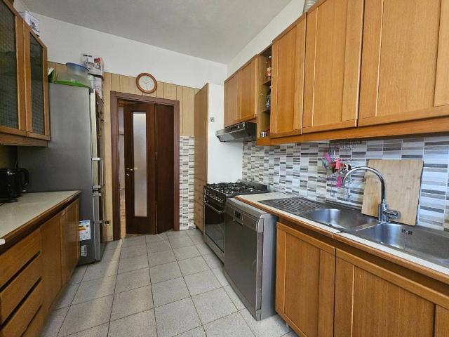 Appartamento in vendita a Vanzago MI