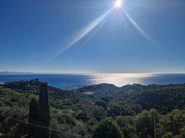 Appartamento in vendita a Varazze SV
