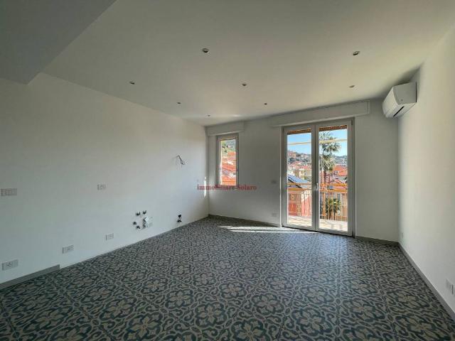 Appartamento in vendita a Varazze SV