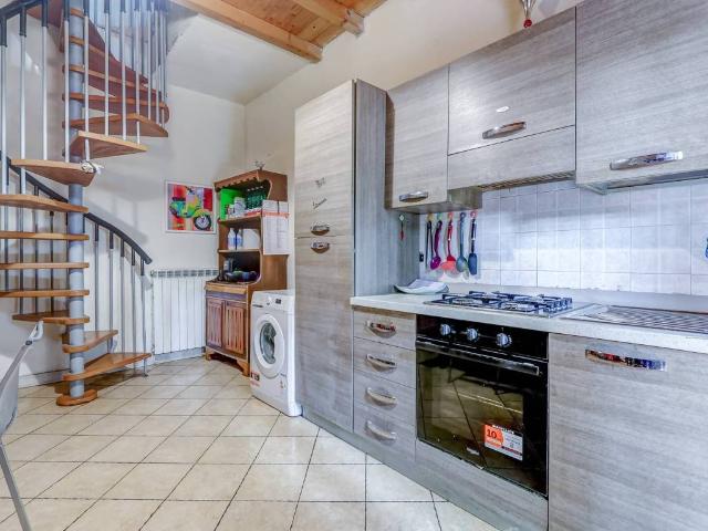Appartamento in vendita a Varano Borghi VA