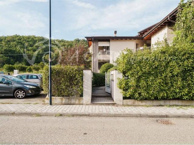 Appartamento in vendita a Varano de' Melegari PR
