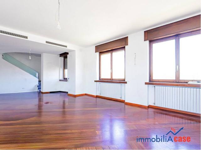 Appartamento in vendita a Varedo MB