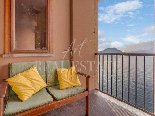 Appartamento in vendita a Varenna