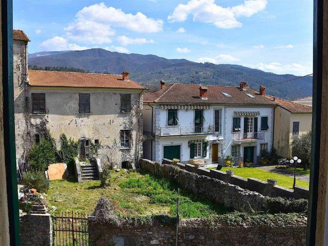 Appartamento in vendita a Varese Ligure SP