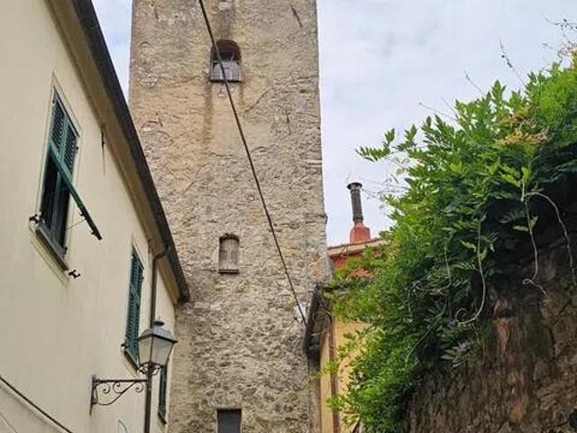 Appartamento in vendita a Varese Ligure SP