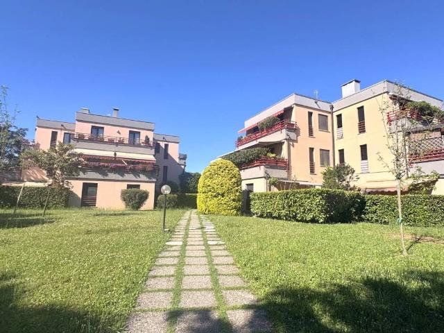 Appartamento in vendita a Vedano al Lambro MB