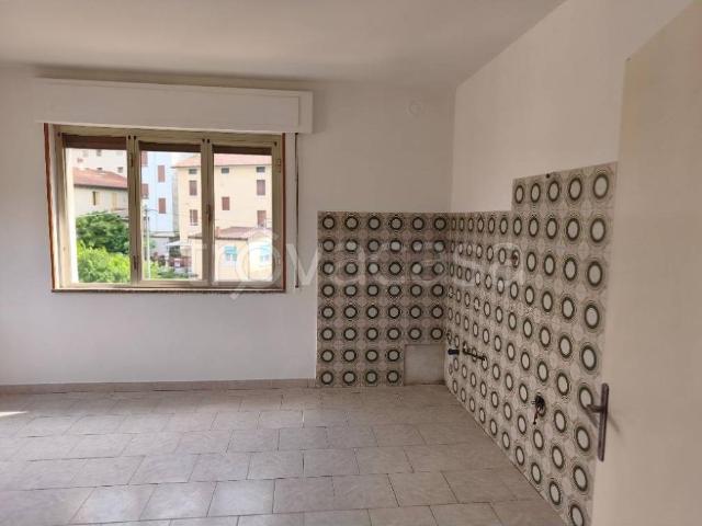 Appartamento in vendita a Velo piazza San Martino, 5