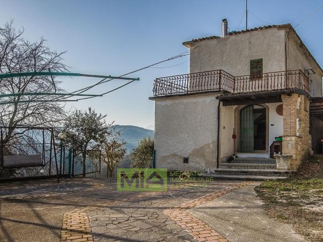 Appartamento in vendita a Venarotta, Campagna