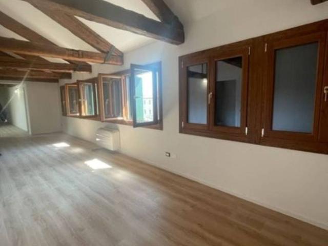 Appartamento in vendita a Venezia VE