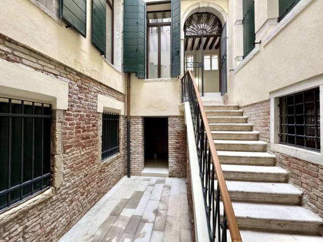 Appartamento in vendita a Venezia VE