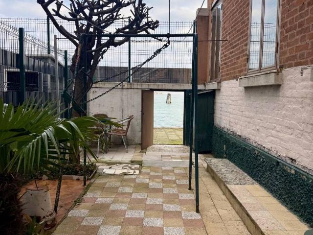Appartamento in vendita a Venezia VE