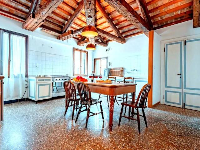 Appartamento in vendita a Venezia VE