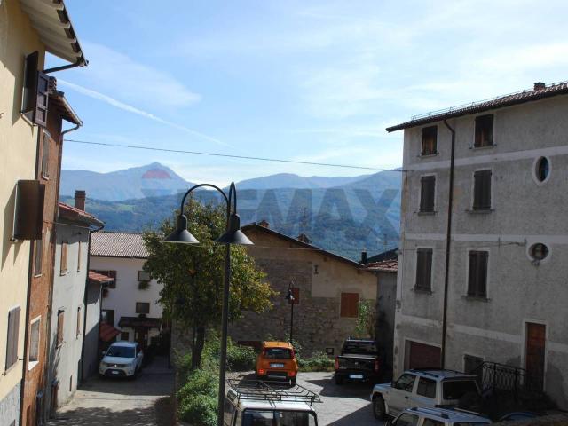 Appartamento in vendita a Ventasso