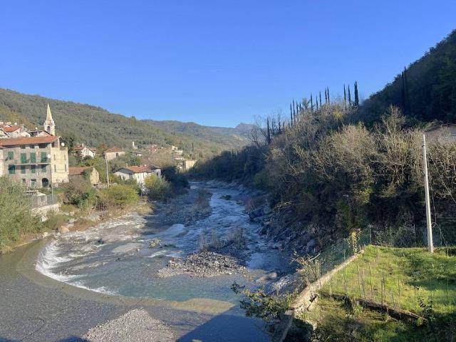 Appartamento in vendita a Vessalico IM