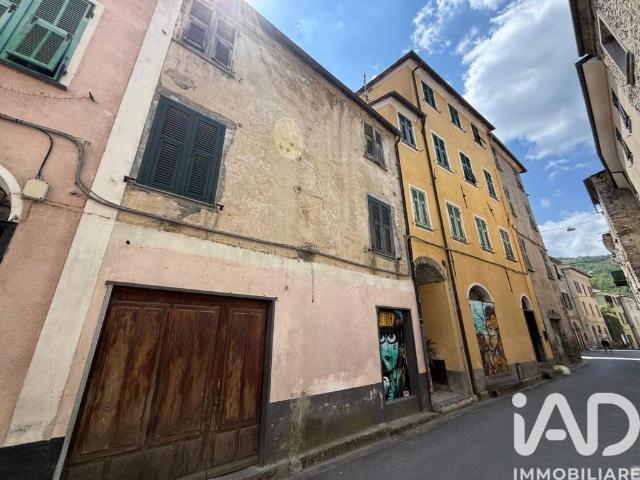 Appartamento in vendita a Vessalico IM