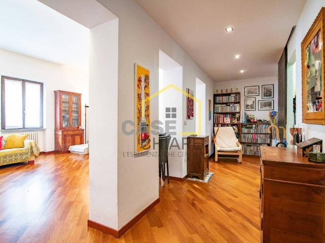 Casa indipendente in vendita a Vernate MI