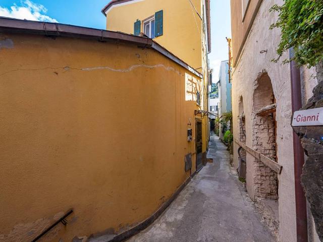 Appartamento in vendita a Vernazza SP