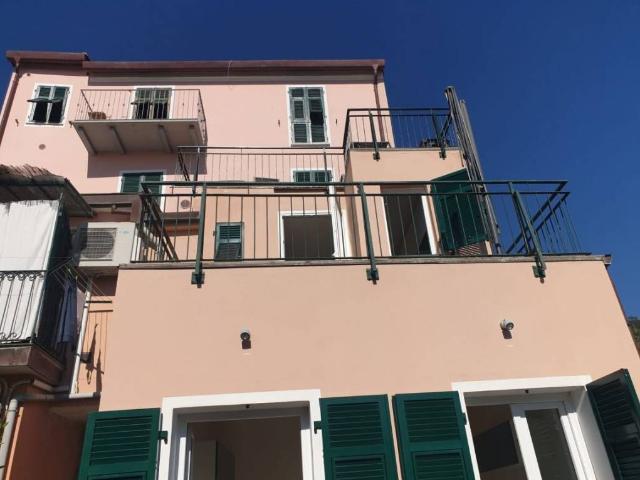 Appartamento in vendita a Vernazza SP