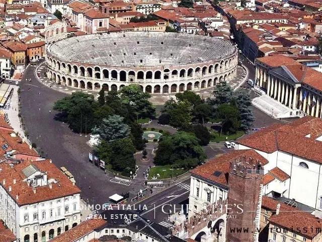 Palazzo in vendita a Verona