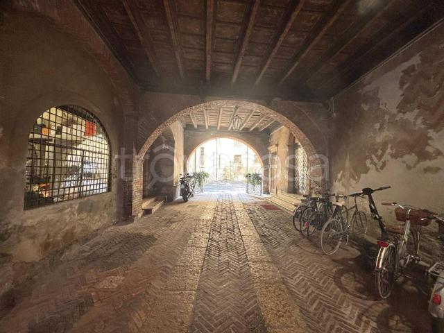 Appartamento in vendita a Verona via Antonio Cantore, Centro Storico