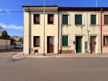 Casa indipendente in vendita a Verona VR