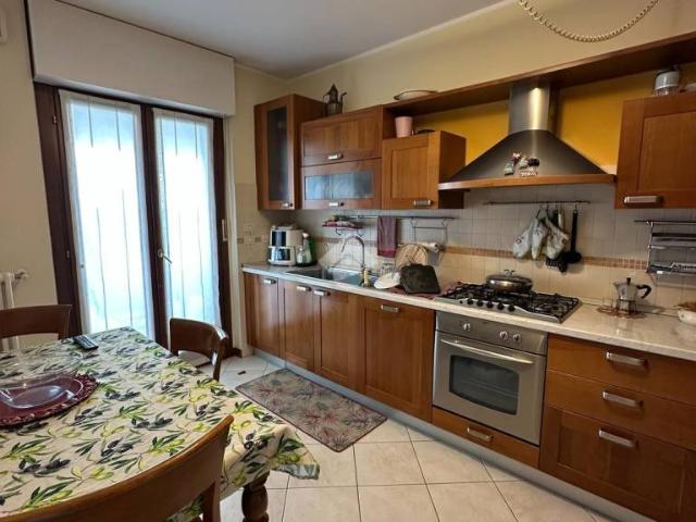 Appartamento in vendita a Verona piazzale Olimpia, 52, Stadio