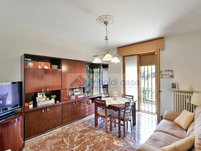 Appartamento in vendita a Verano Brianza MB