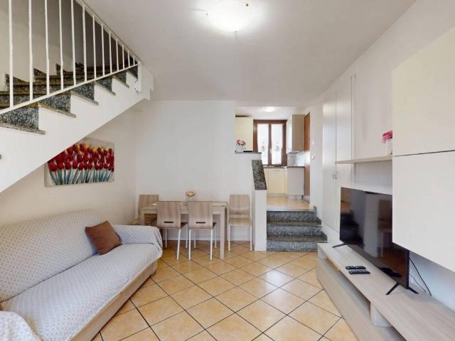 Appartamento in vendita a Verano Brianza MB