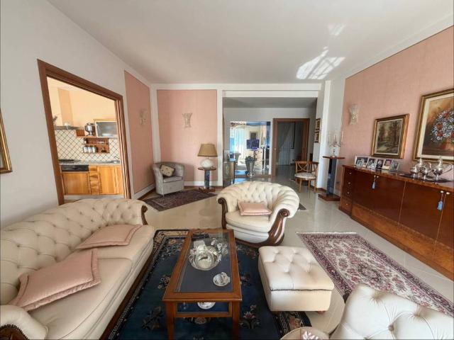Appartamento in vendita a Verano Brianza MB