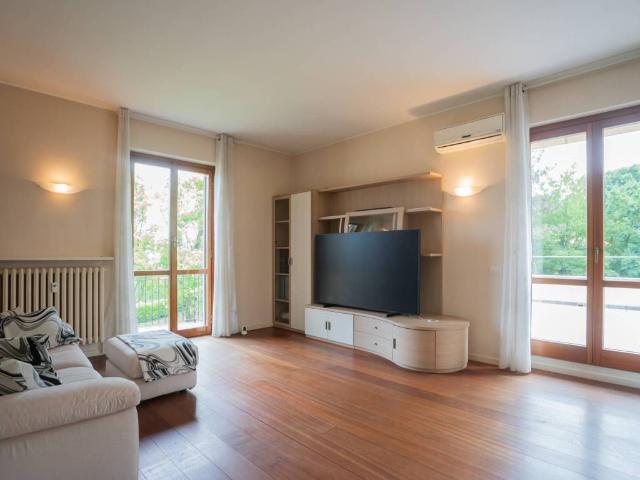 Appartamento in vendita a Verano Brianza MB