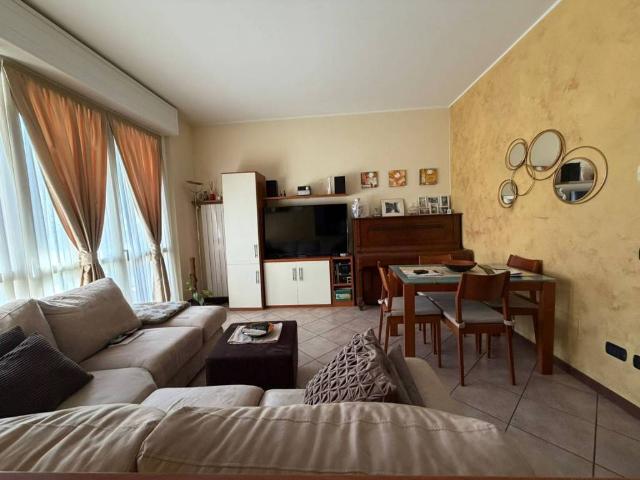 Appartamento in vendita a Verano Brianza MB