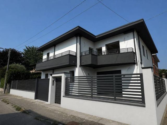 Appartamento in vendita a Verano Brianza MB