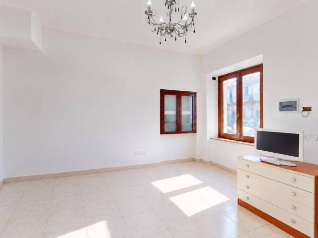 Appartamento in vendita a Verano Brianza MB