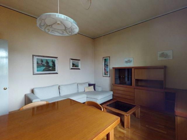 Appartamento in vendita a Verano Brianza MB