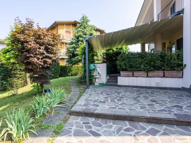 Appartamento in vendita a Verano Brianza MB