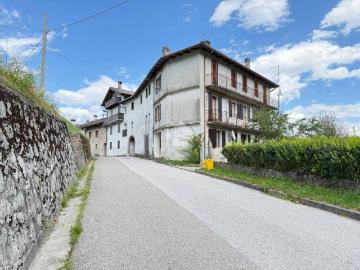 Appartamento in vendita a Verzegnis UD