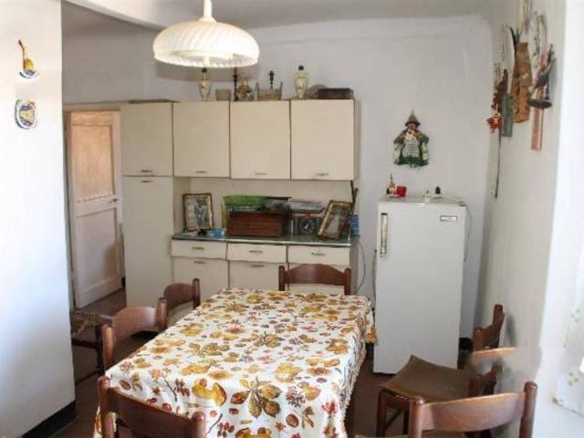 Appartamento in vendita a Vezzano Ligure SP