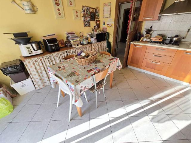 Appartamento in vendita a Vezzano Ligure SP