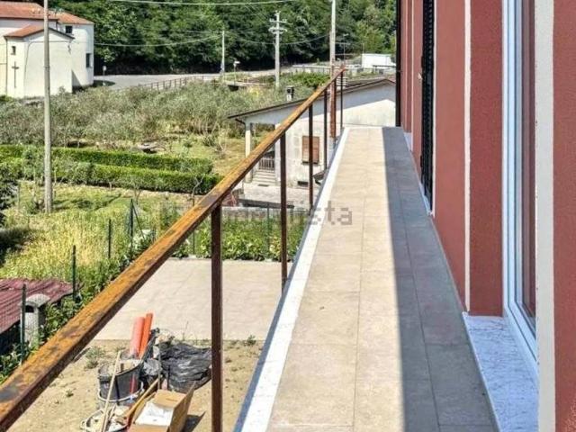 Appartamento in vendita a Vezzano Ligure SP