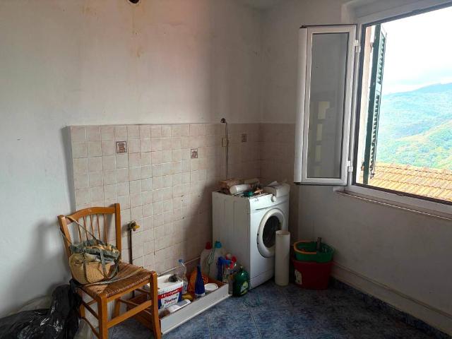 Appartamento in vendita a Vezzano Ligure SP