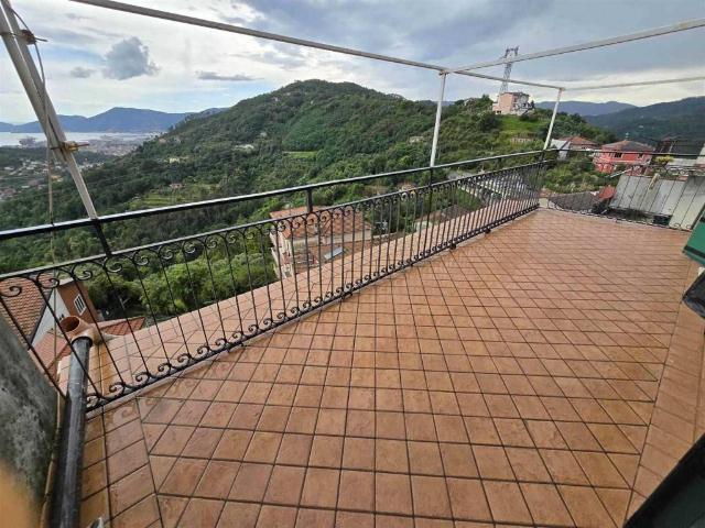 Appartamento in vendita a Vezzano Ligure SP