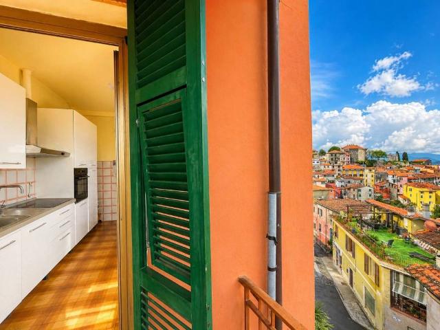 Appartamento in vendita a Vezzano Ligure SP