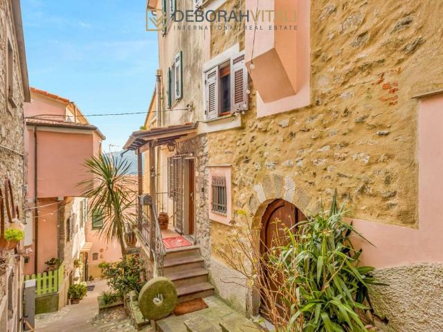 Appartamento in vendita a Vezzano Ligure SP