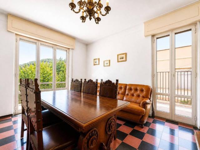 Appartamento in vendita a Vezzano Ligure SP