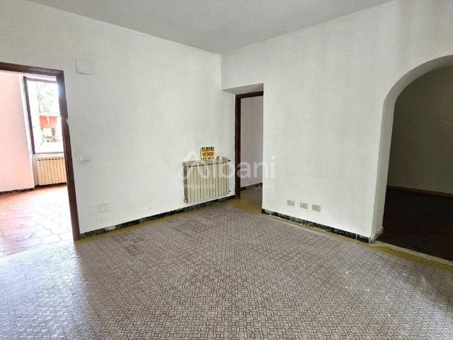 Appartamento in vendita a Vezzano Ligure SP
