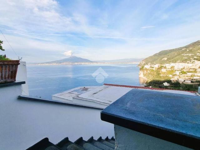 Appartamento in vendita a Vico Equense NA