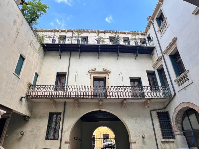 Appartamento in vendita a Vicenza VI